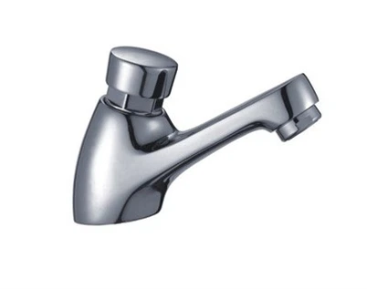 Come pulire l'aeratore di un rubinetto a chiusura automatica in ottone?